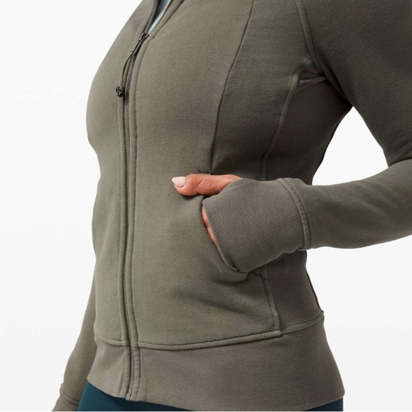 Lululemon Scuba Hoodie *Light Cotton Fleece
Army Green - Picture 3 of 13